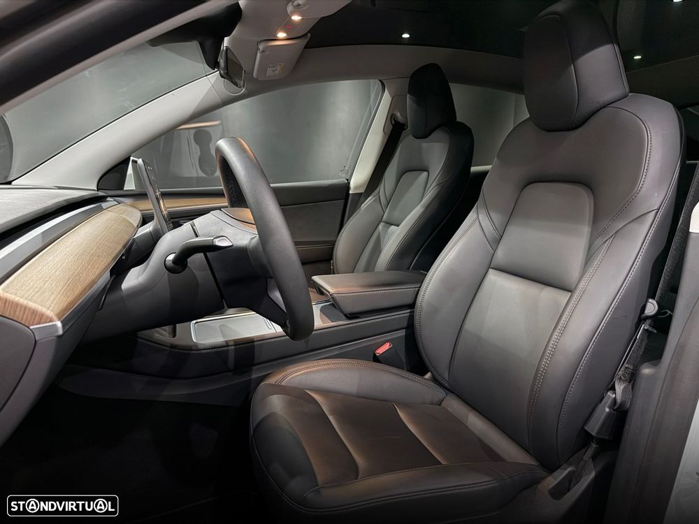 Tesla Model Y Long Range Dual Motor AWD - 17