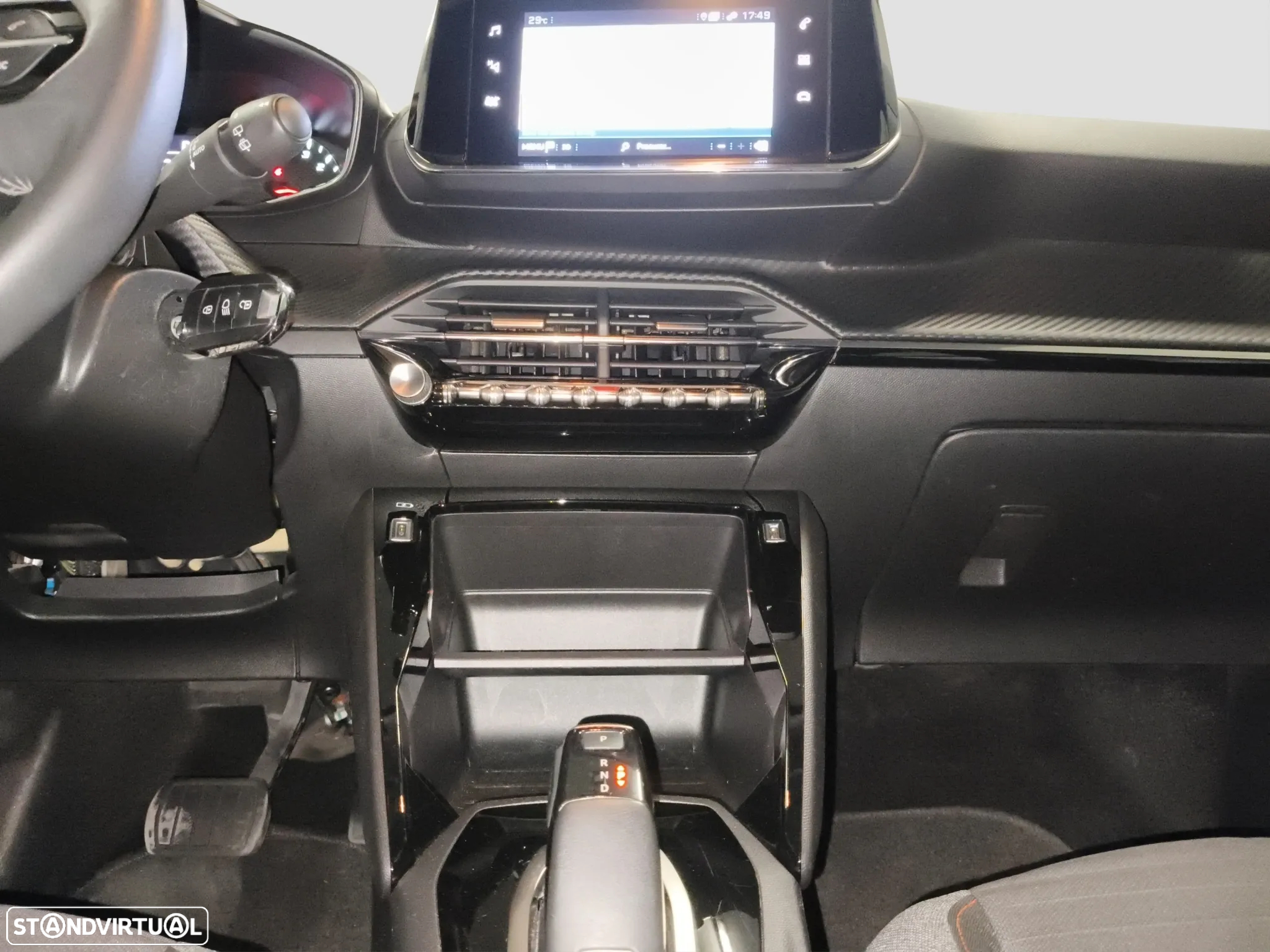 Peugeot 2008 1.2 PureTech Active Pack EAT8 - 20