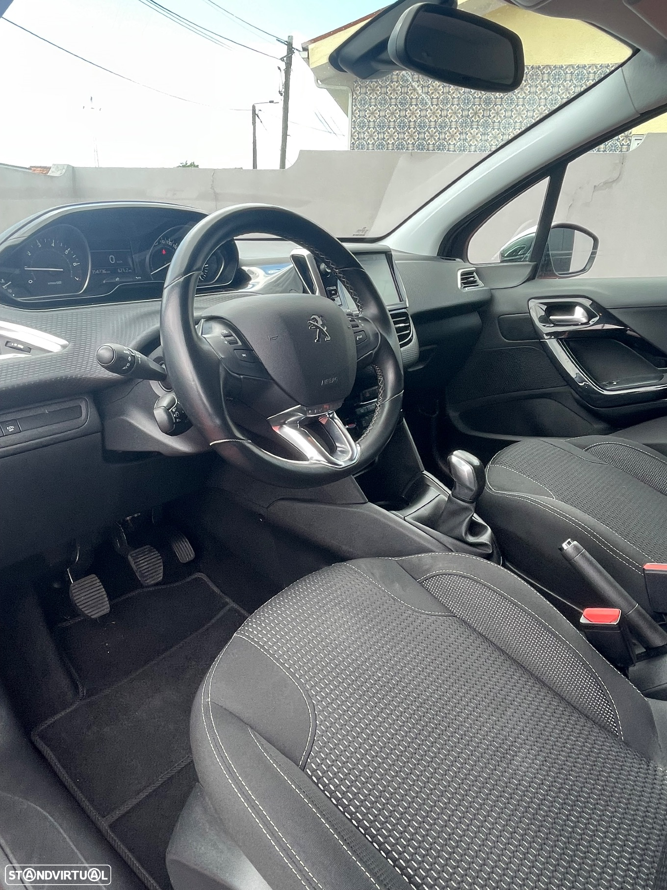 Peugeot 208 1.2 PureTech Allure - 23