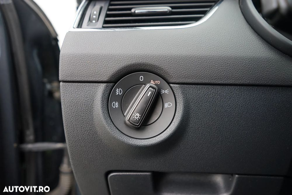 Skoda Octavia 2.0 TDI DSG Style - 12