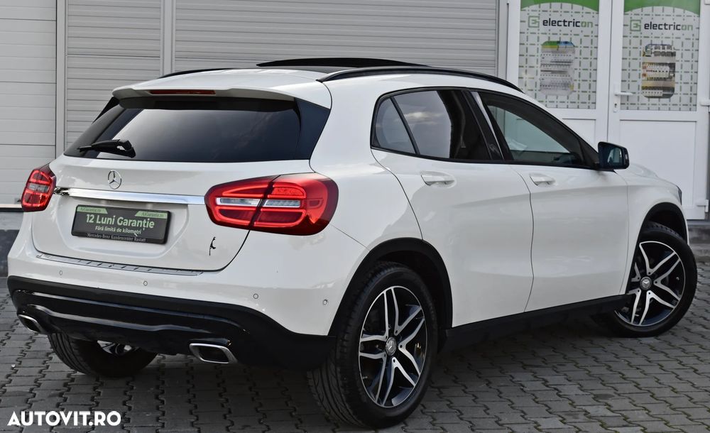 Mercedes-Benz GLA 200 7G-DCT Urban - 9