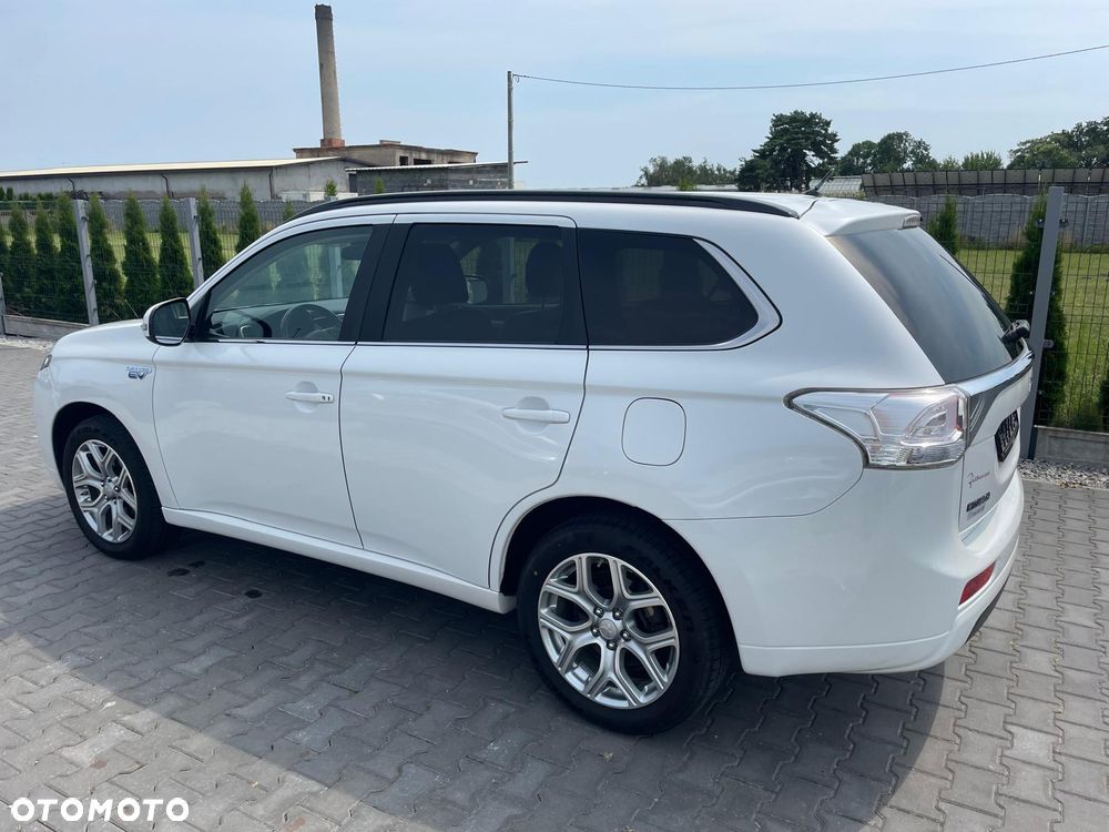 Mitsubishi Outlander 2.0 4WD Top - 4