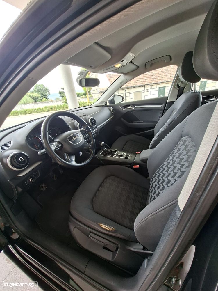 Audi A3 Sportback 1.6 TDI Ambition - 2