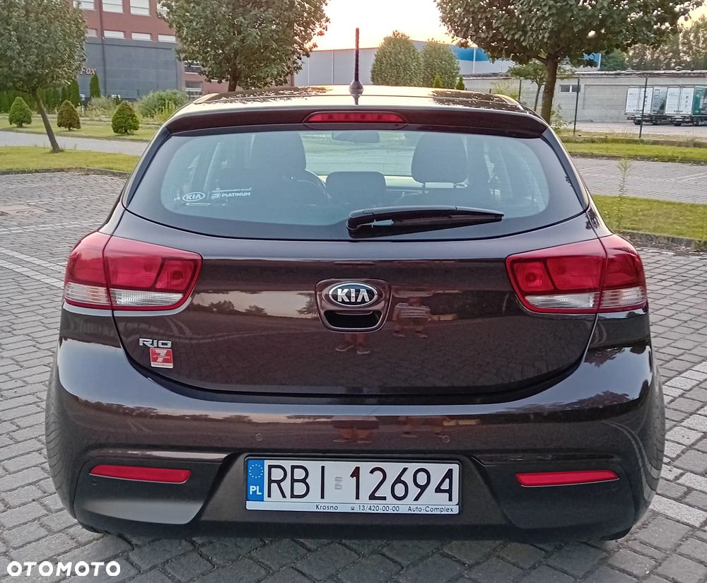 Kia Rio 1.2 L - 11