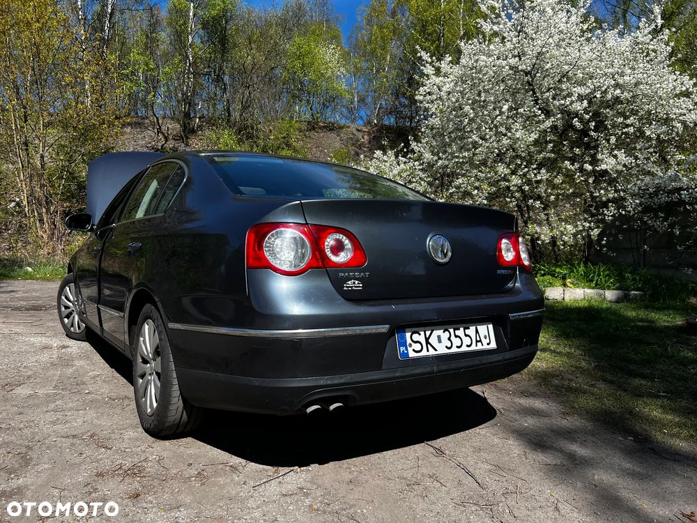 Volkswagen Passat 1.9 TDI DPF BlueMotion - 10