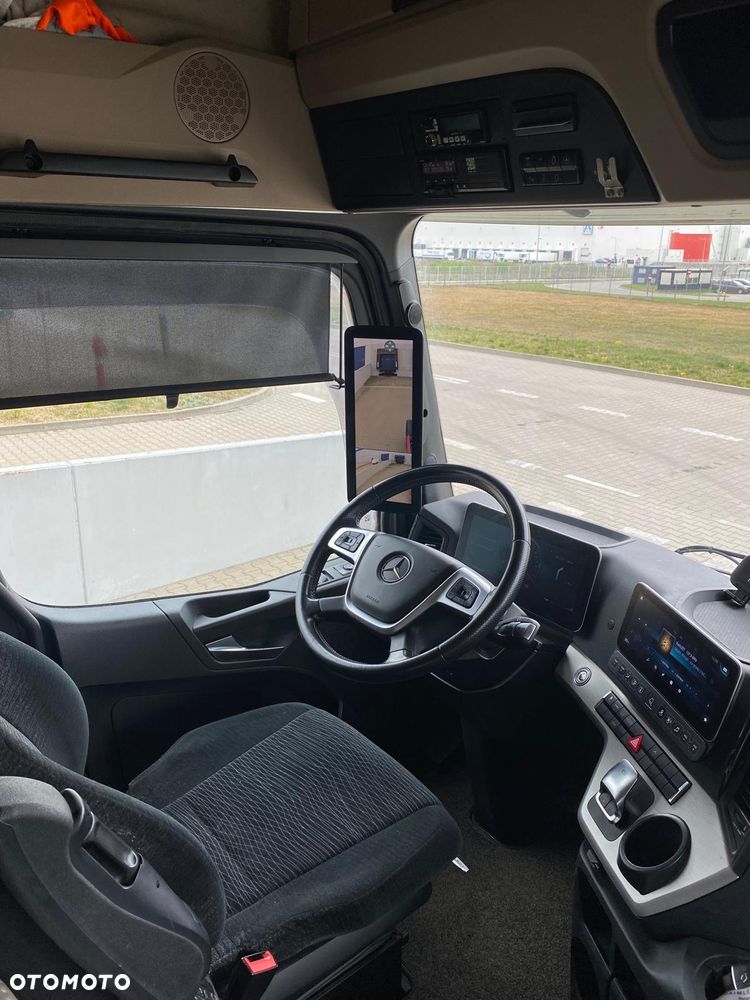 Mercedes-Benz Actros - 11