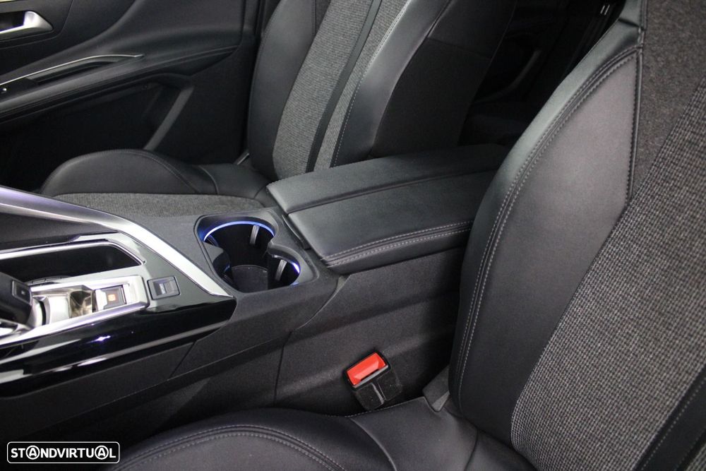 Peugeot 3008 1.2 PureTech Allure EAT8 - 30