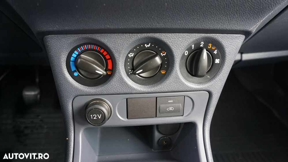 Ford Transit Connect - 19