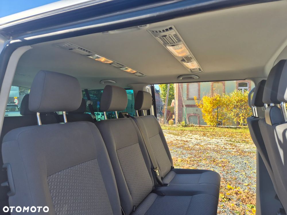 Volkswagen Caravelle - 21