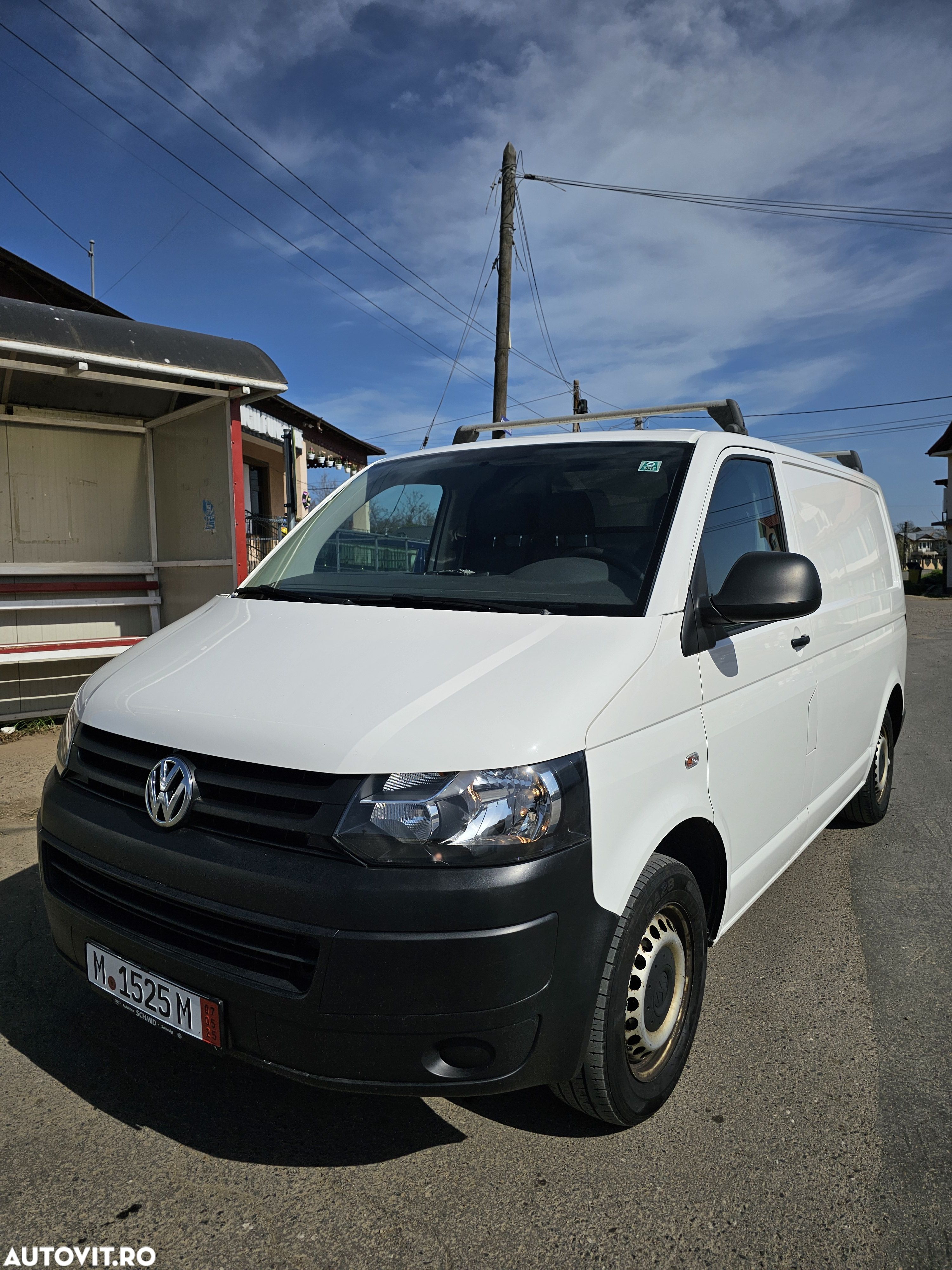 Volkswagen Transporter - 1