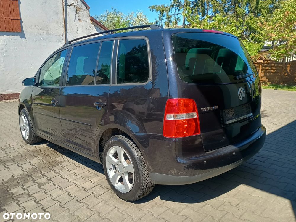 Volkswagen Touran - 3