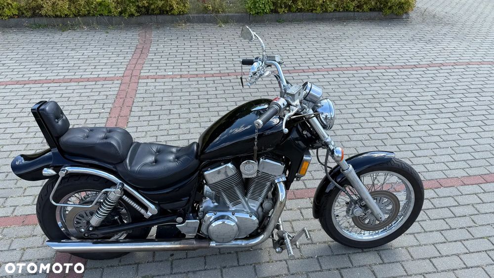 Suzuki Intruder