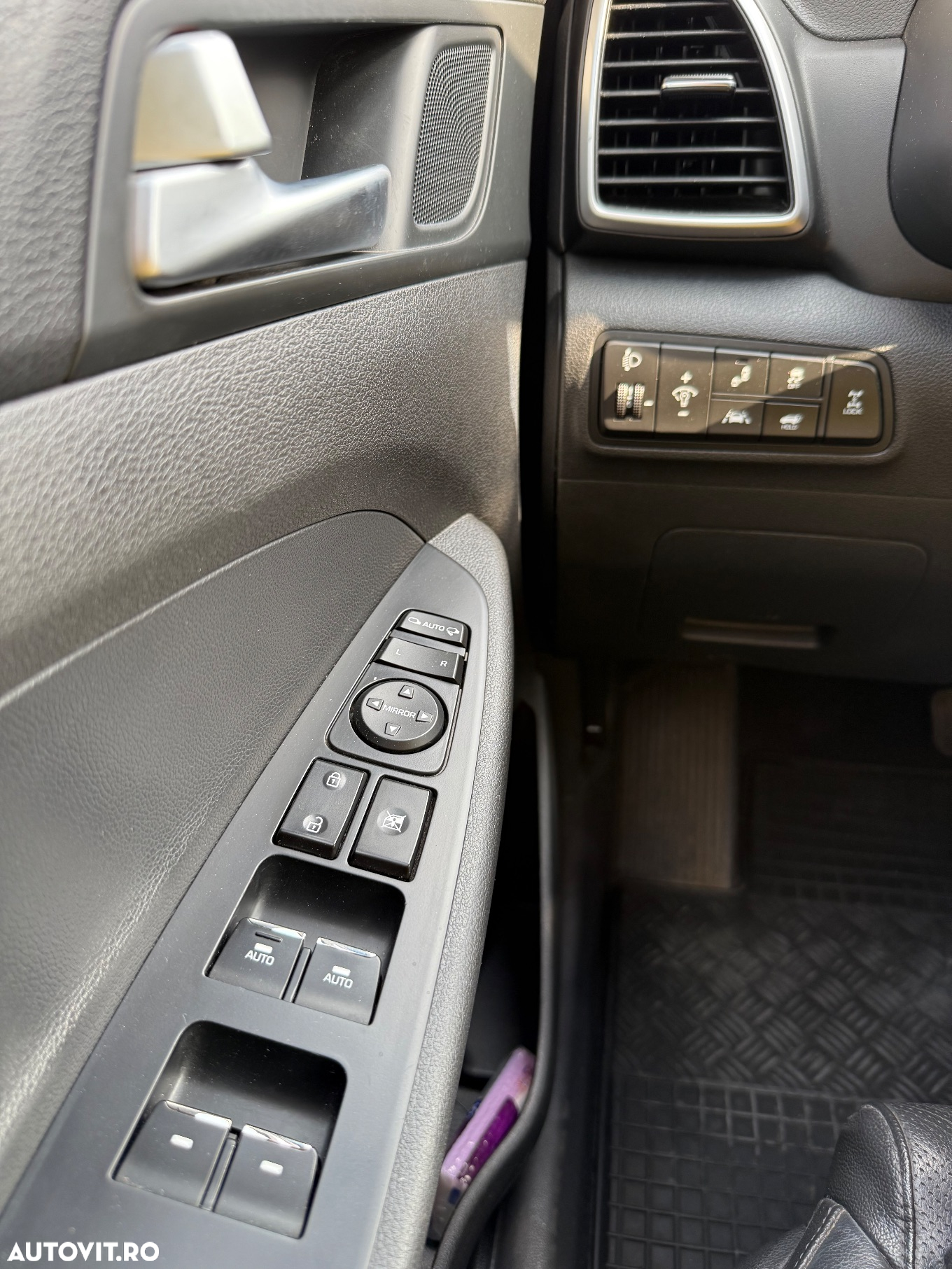 Hyundai Tucson 2.0 CRDI 4WD 8AT Luxury - 12