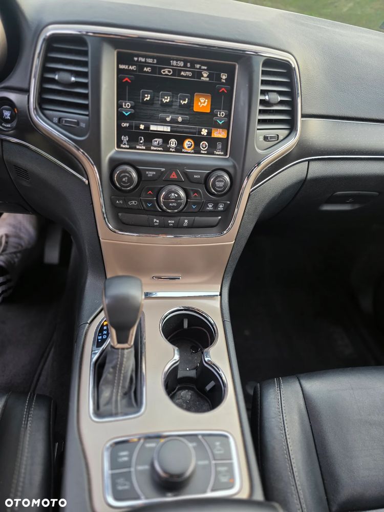 Jeep Grand Cherokee - 19
