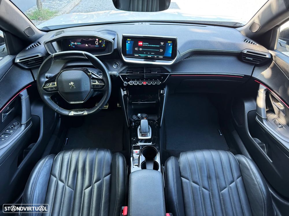 Peugeot e-2008 50 kWh GT - 6