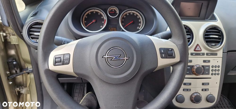 Opel Corsa 1.2 16V Cosmo - 15