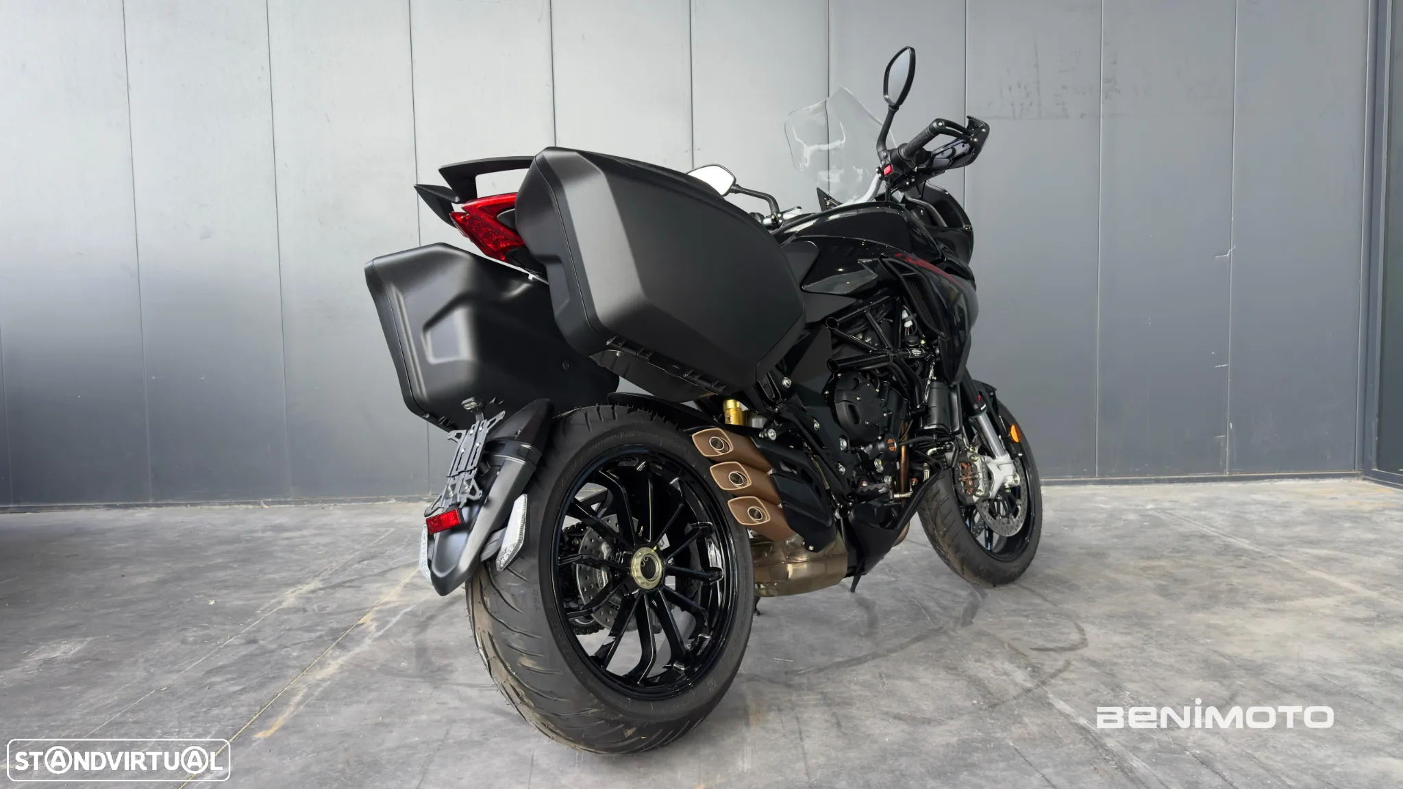 MV Agusta Turismo Veloce R - 8