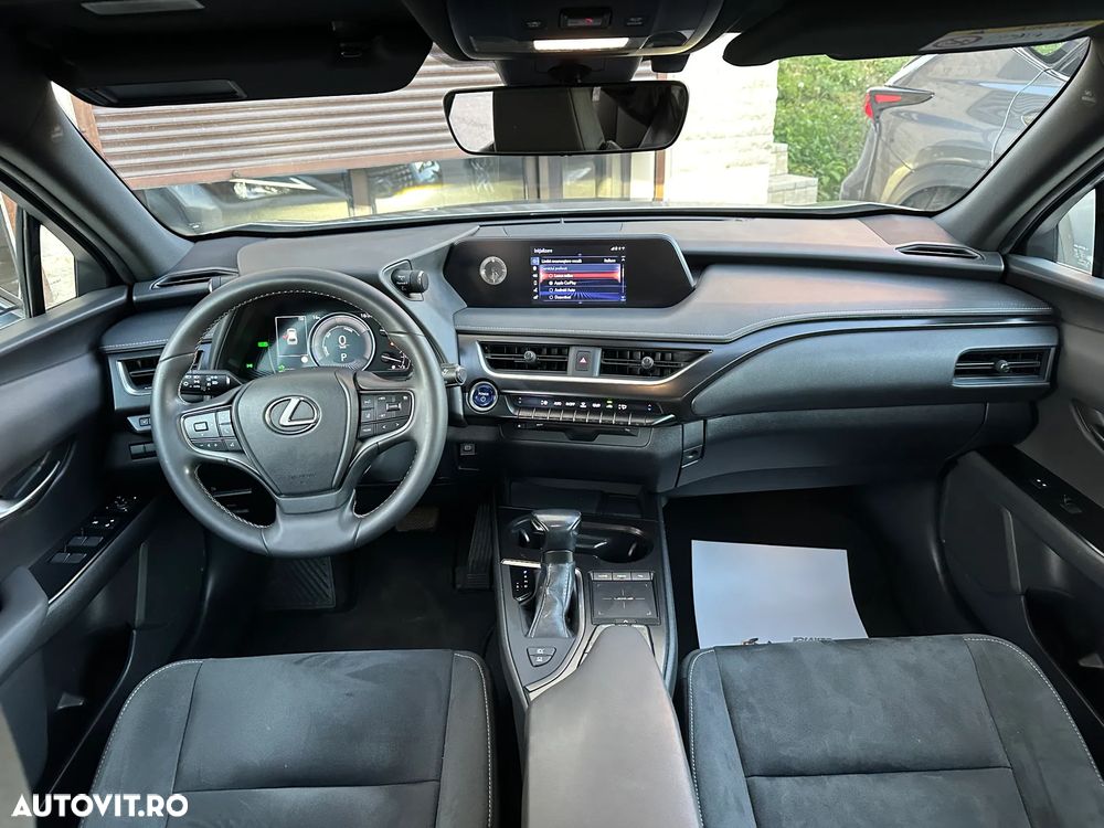 Lexus UX 250h Business Edition - 3