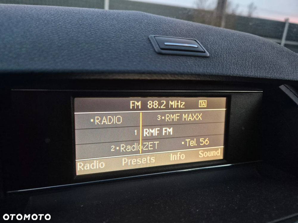 Mercedes-Benz Klasa C 220 CDI DPF BlueEFFICIENCY Avantgarde Edition - 13