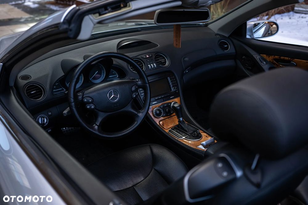 Mercedes-Benz SL - 21