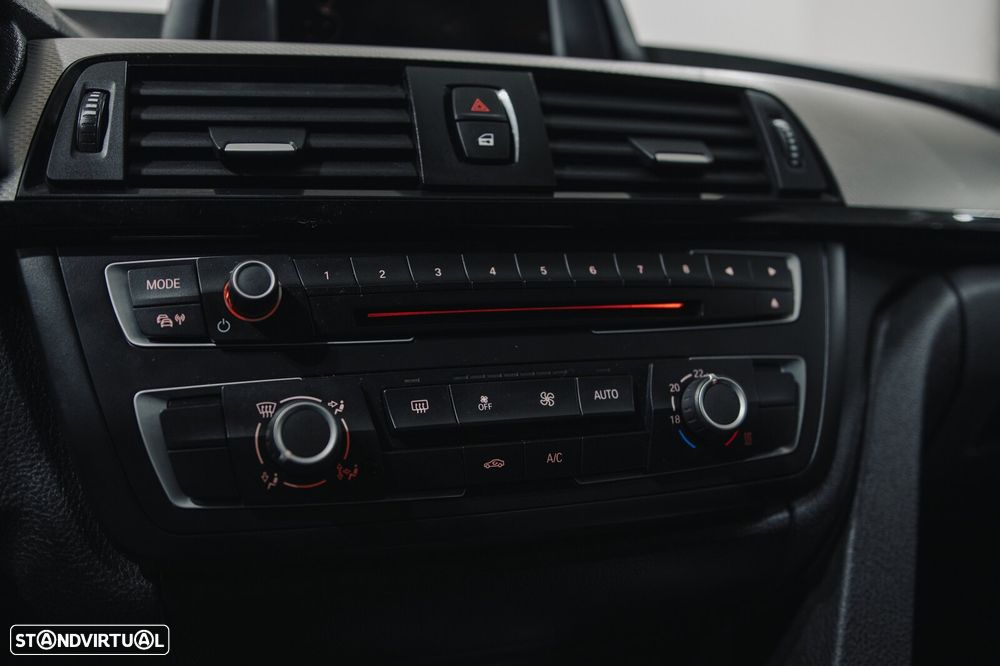 BMW 318 d Pack M - 8