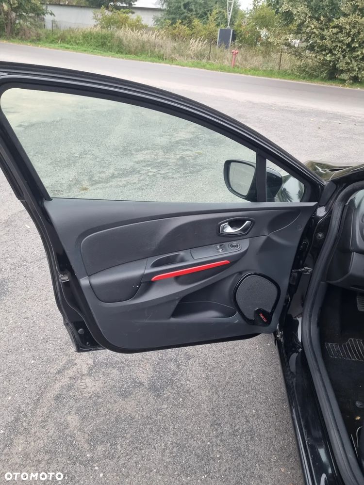 Renault Clio - 17