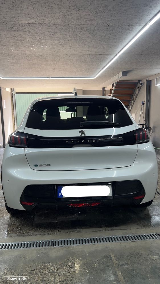 Peugeot e-208 Allure - 3