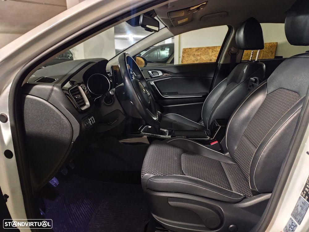 Kia XCeed 1.6 CRDi MHEV Drive - 19