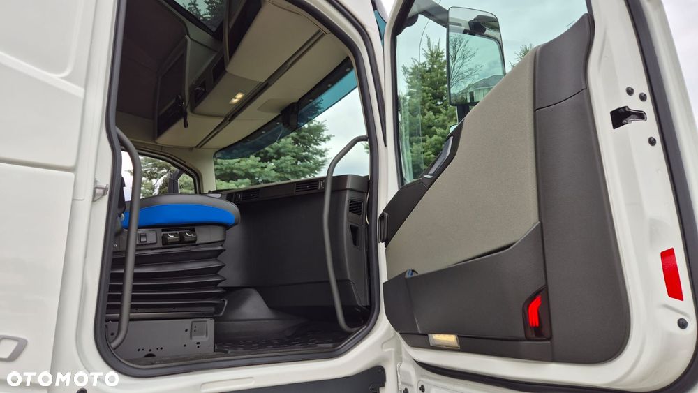 Volvo ///FH///500///2022///1 TURBINA ///JEDYNE 183 TYŚ KM/// GLOBETROTTER///XXL/// KLIMATYZACJA POSTOJOWA/// ZABUDOWY MIĘDZYOSIOWE/// ALUMINIOWE FELGI///FULL LED/// VIRTUAL COCPIT///PEDANTYCZNY  STAN///JAK NOWY - 25