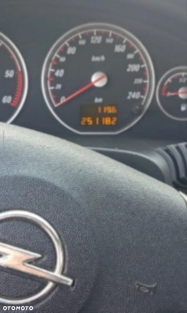 Opel Vectra 1.9 CDTI - 13
