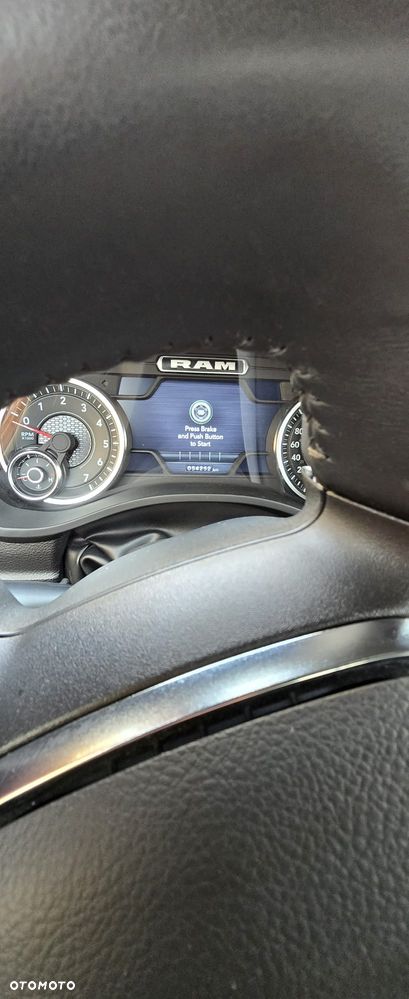 RAM 1500 5.7 eTorque Crew Cab Shortbed Laramie Chrome - 21