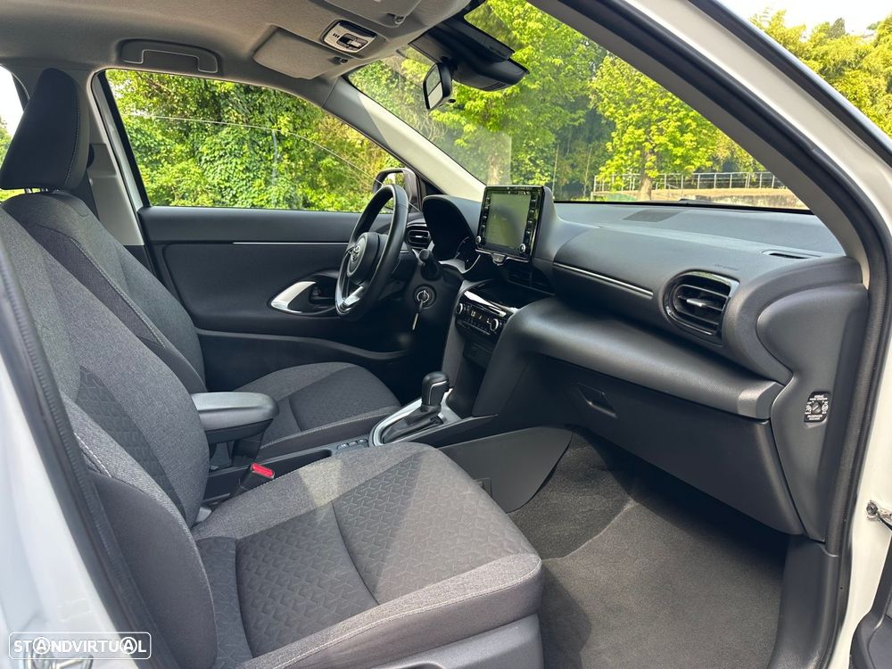 Toyota Yaris Cross 1.5 HDF Comfort Plus - 23