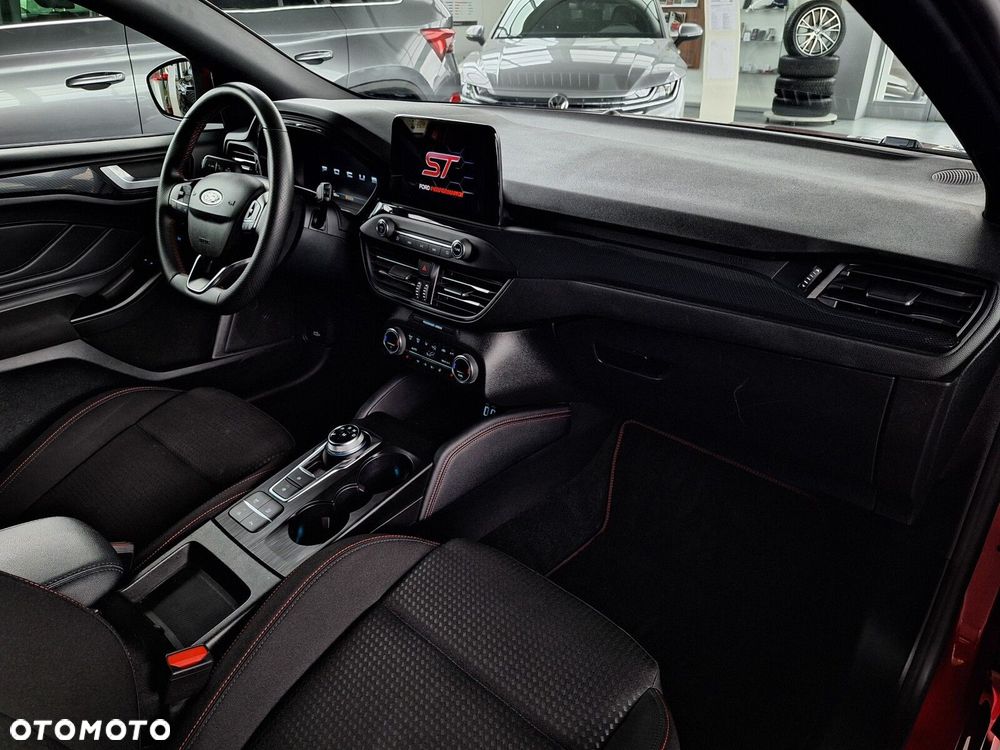 Ford Focus SW 1.5 EcoBoost ST-Line X - 25