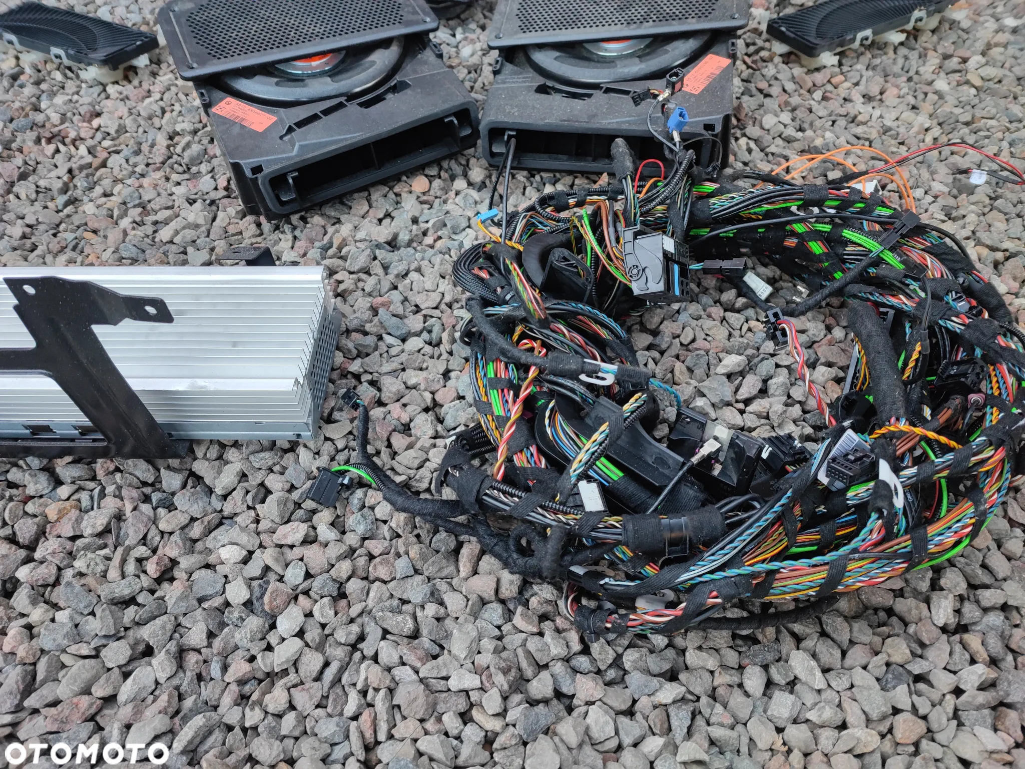BMW E91 / E91 LCI ORYGINALNY KOMPLET NAGŁOŚNIENIA LOGIC 7 ( WZMACNIACZ + KPL. WIĄZKA + GŁOŚNIKI + OBUDOWY ) O NR. 65 13 6 954 877 / 65 13 6 942 462 / 65 13 6 925 336 OEM W BARDZO DOBRYM STANIE - 3