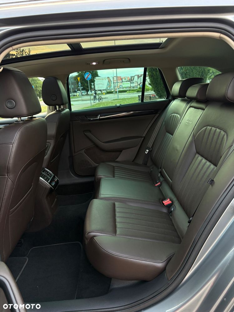 Skoda Superb 2.0 TDI Premium Edition - 18