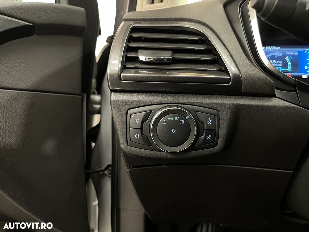 Ford Mondeo 2.0 HEV Titanium - 24