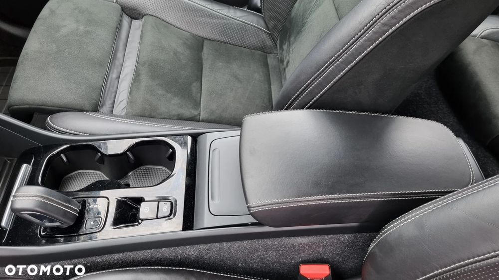 Volvo XC 40 D3 SCR R-Design - 36