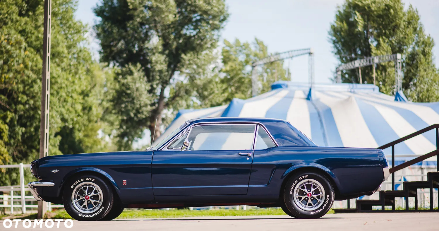 Ford Mustang - 5