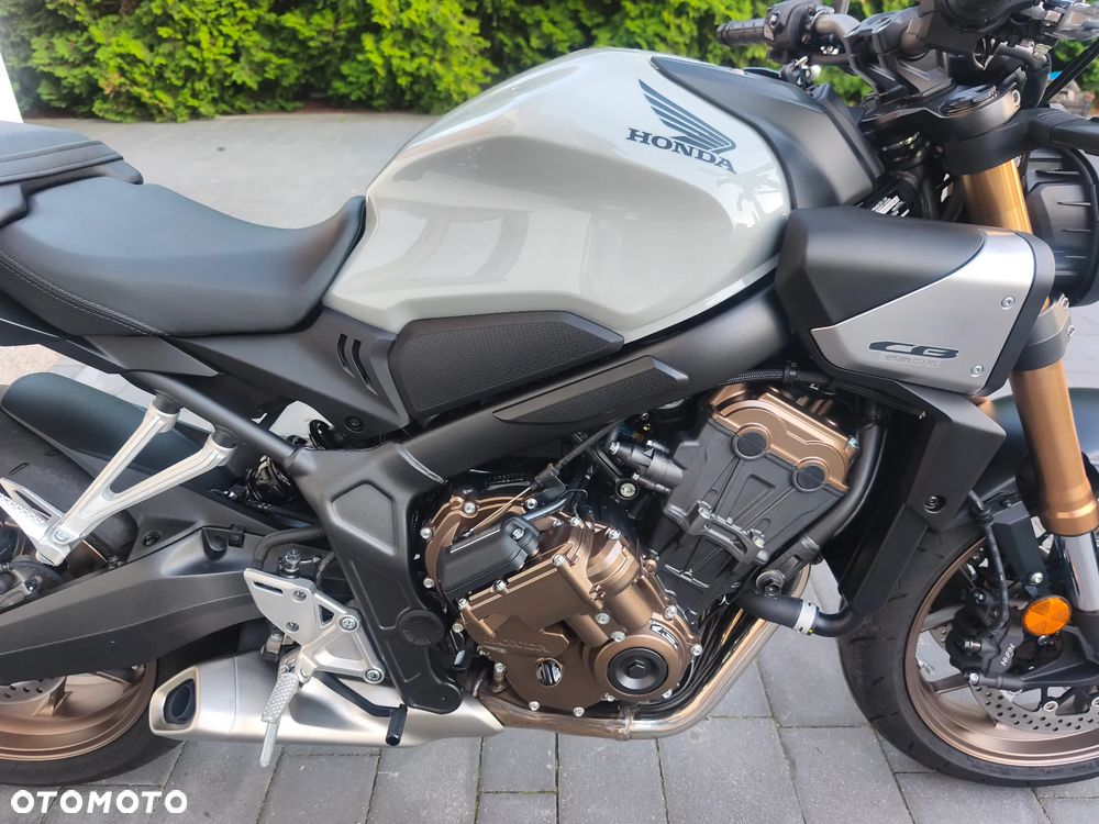 Honda CB - 16