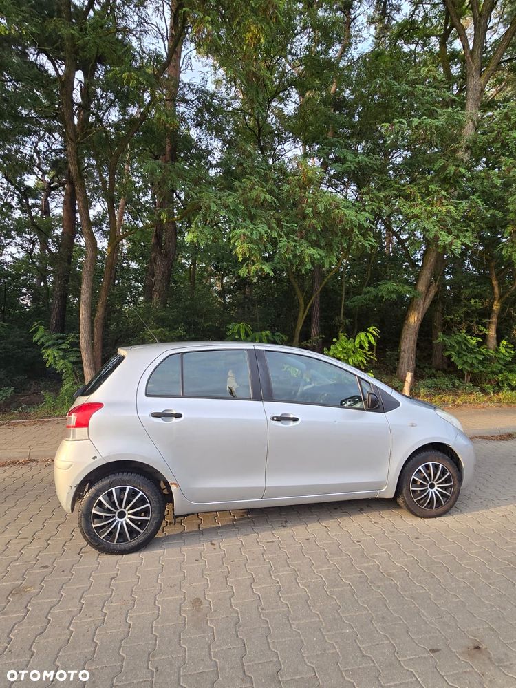 Toyota Yaris 1.0 Active - 5