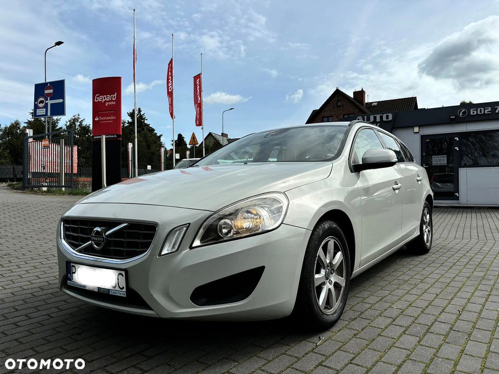 Volvo V60 D2 Kinetic - 1