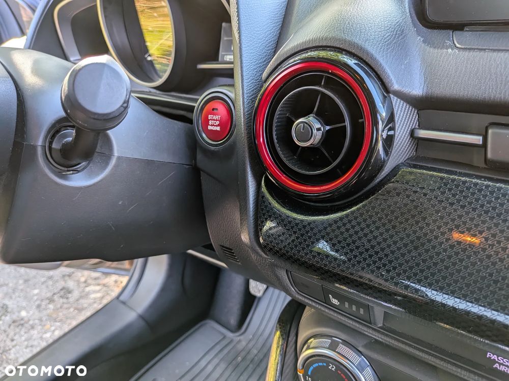 Mazda 2 SKYACTIV-G 90 Red Sports Edition - 22
