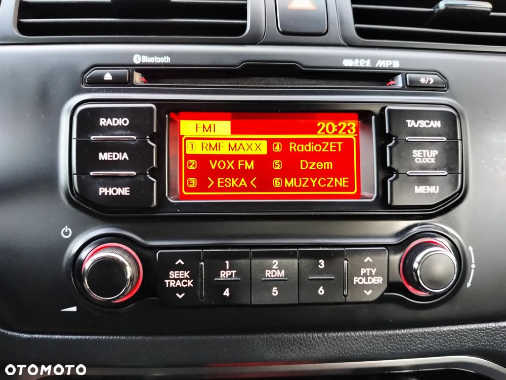 Kia Rio 1.2 Dream Team Edition - 16