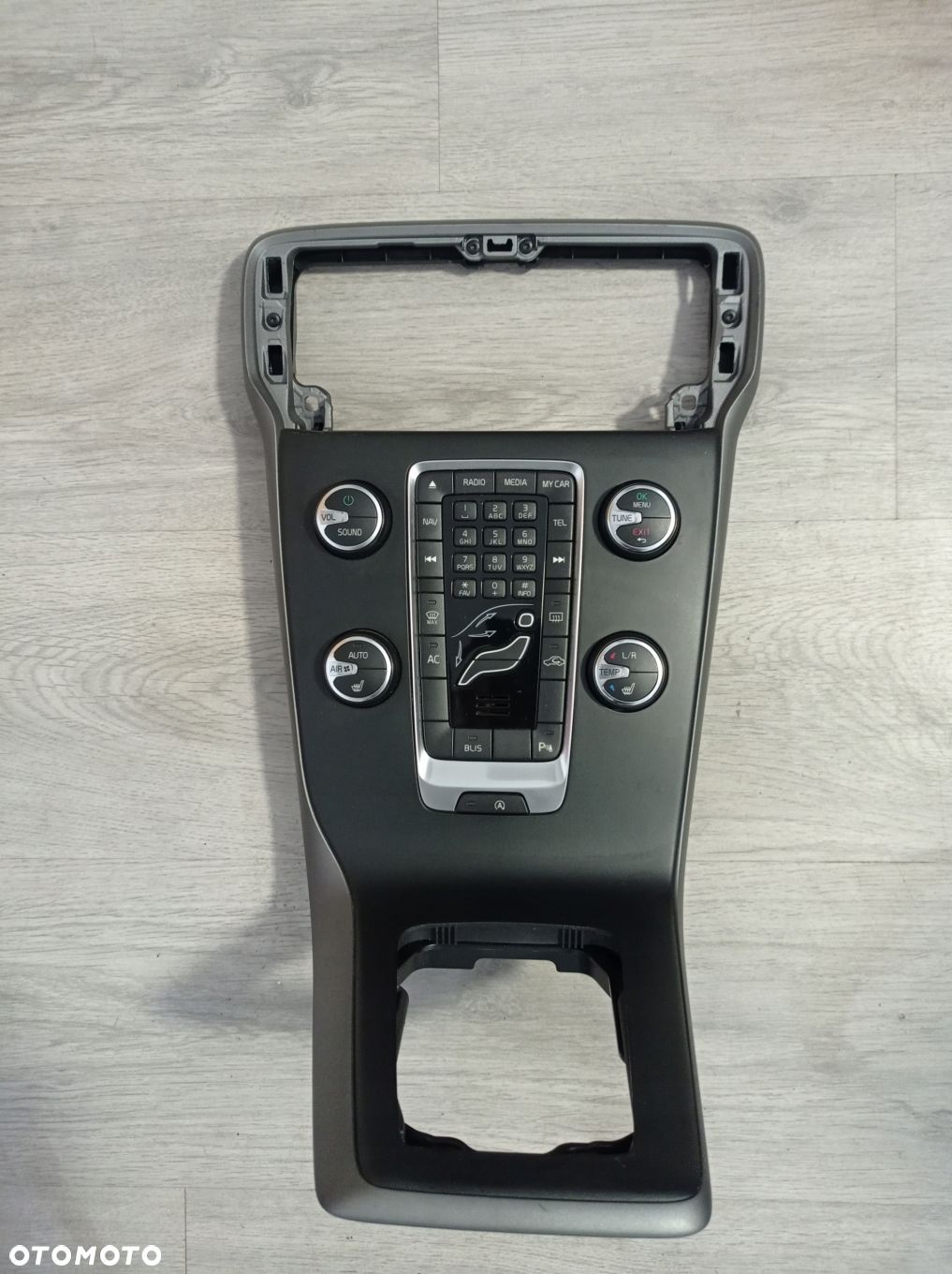 VOLVO V40 13- PANEL KLIMATYZACJI RAMKA 2606987Y5CS - 1