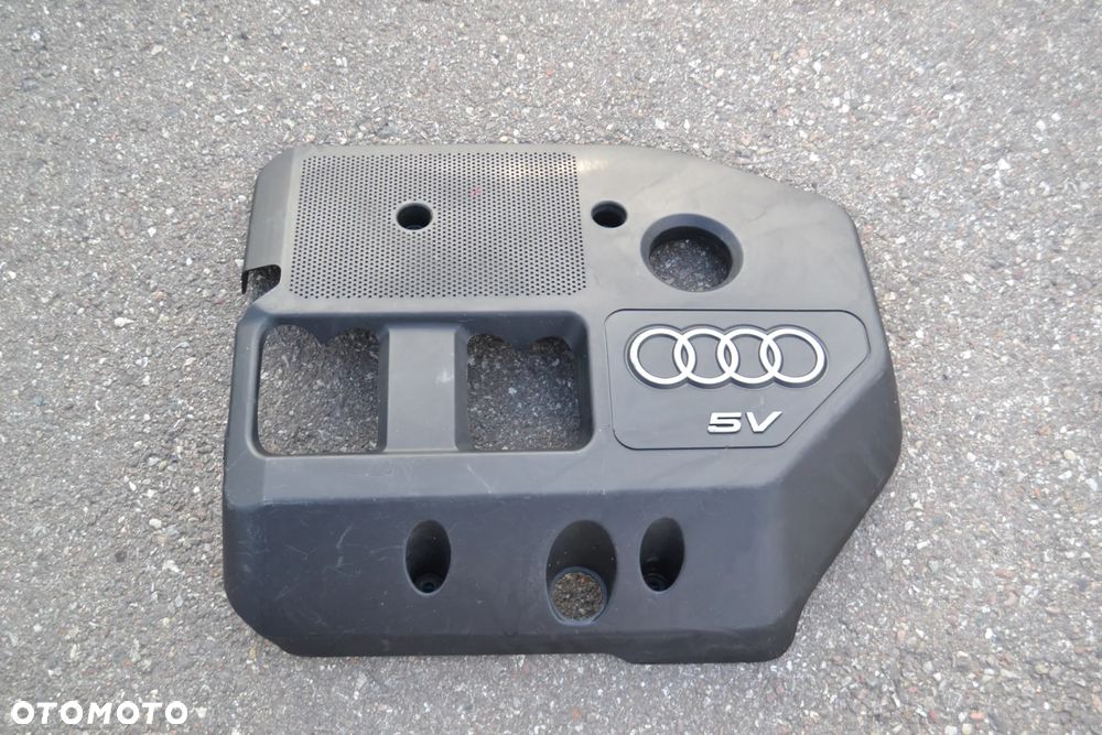 AUDI A3 8L 1,8 OSŁONA GÓRNA SILNIKA 06A103925J - 1