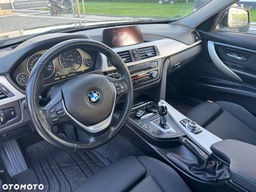 BMW Seria 3 318d Sport Line - 22