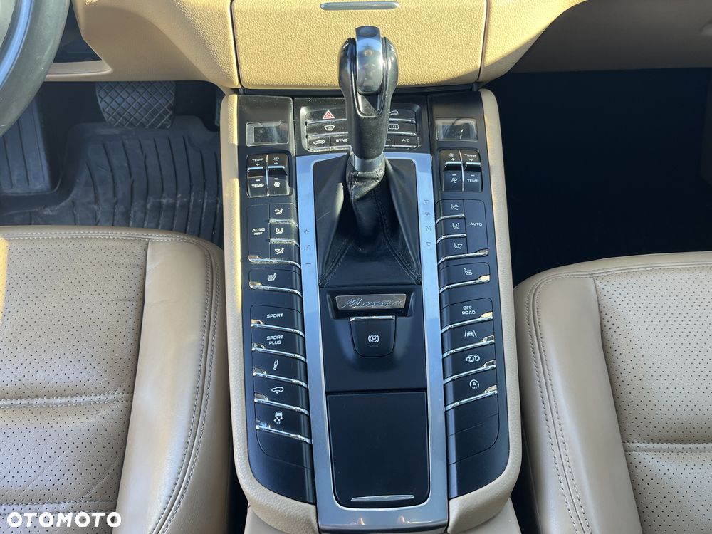 Porsche Macan - 17