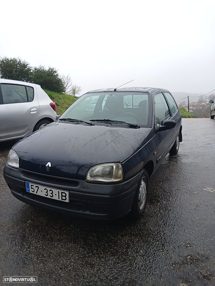 Renault Clio 1.9 D RXE - 8