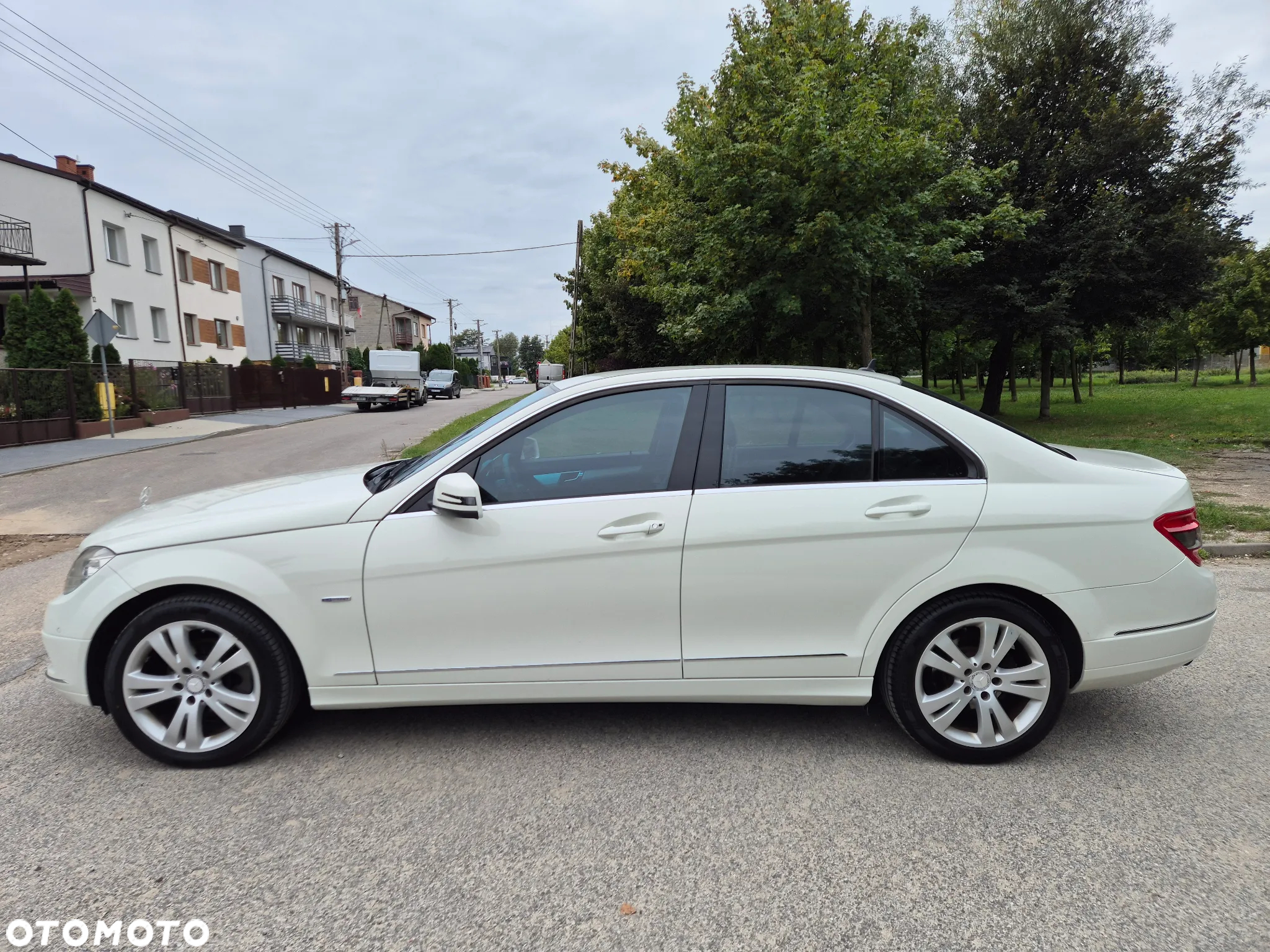 Mercedes-Benz Klasa C 180 T Kompressor BlueEFFICIENCY Avantgarde - 12