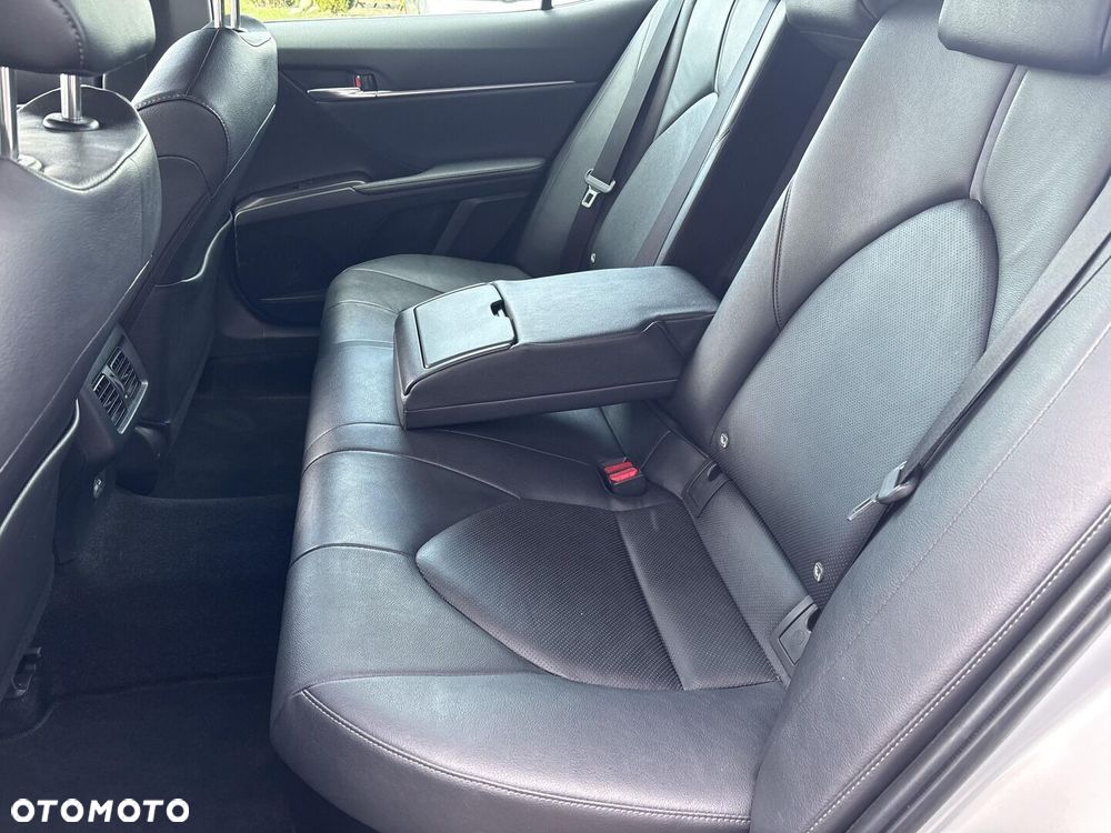 Toyota Camry 2.5 Hybrid Executive CVT - 9